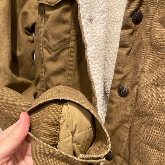 Levi Men’s trucker jacket size medium. Color, Dark olive. - Picture 3 of 5